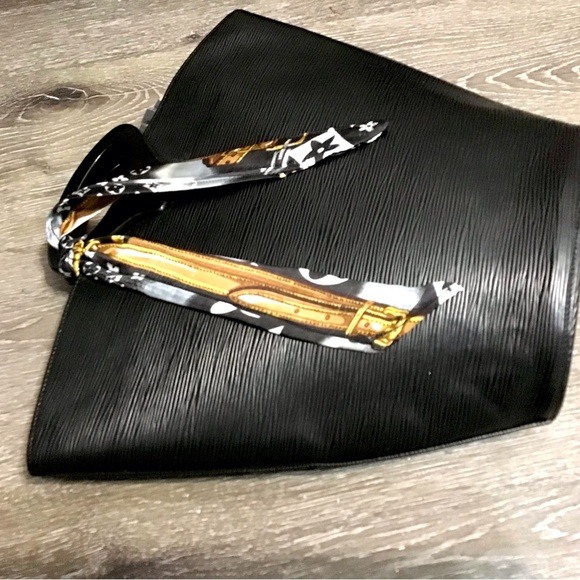 Louis Vuitton Noctambule Epi Leather Black - Picture 4 of 12